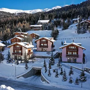https://chalet-teola.it-lombardy.com